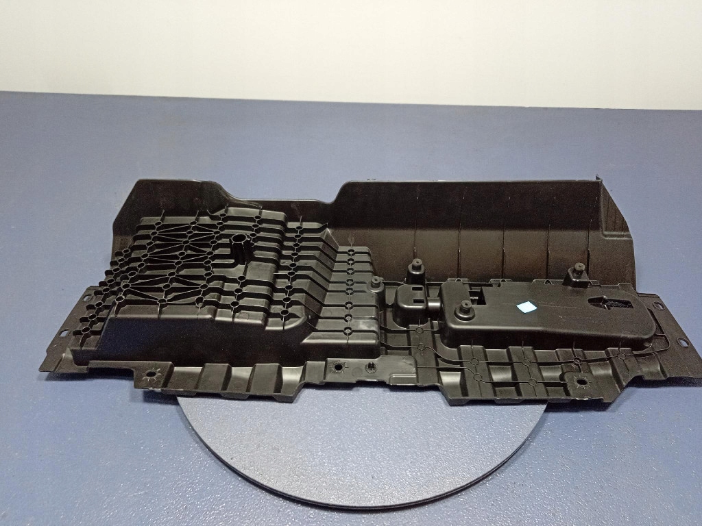 Bmw x6 g06 бардачок поддон багажника 7470940 в Украине