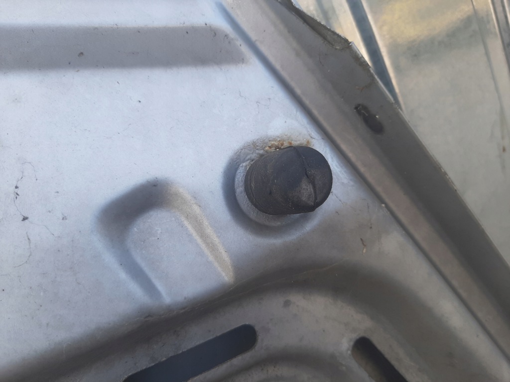 Капот крышка двигателя seat ibiza 3 6l рестайлинг  2006-2009 цвет ls7y Недорого