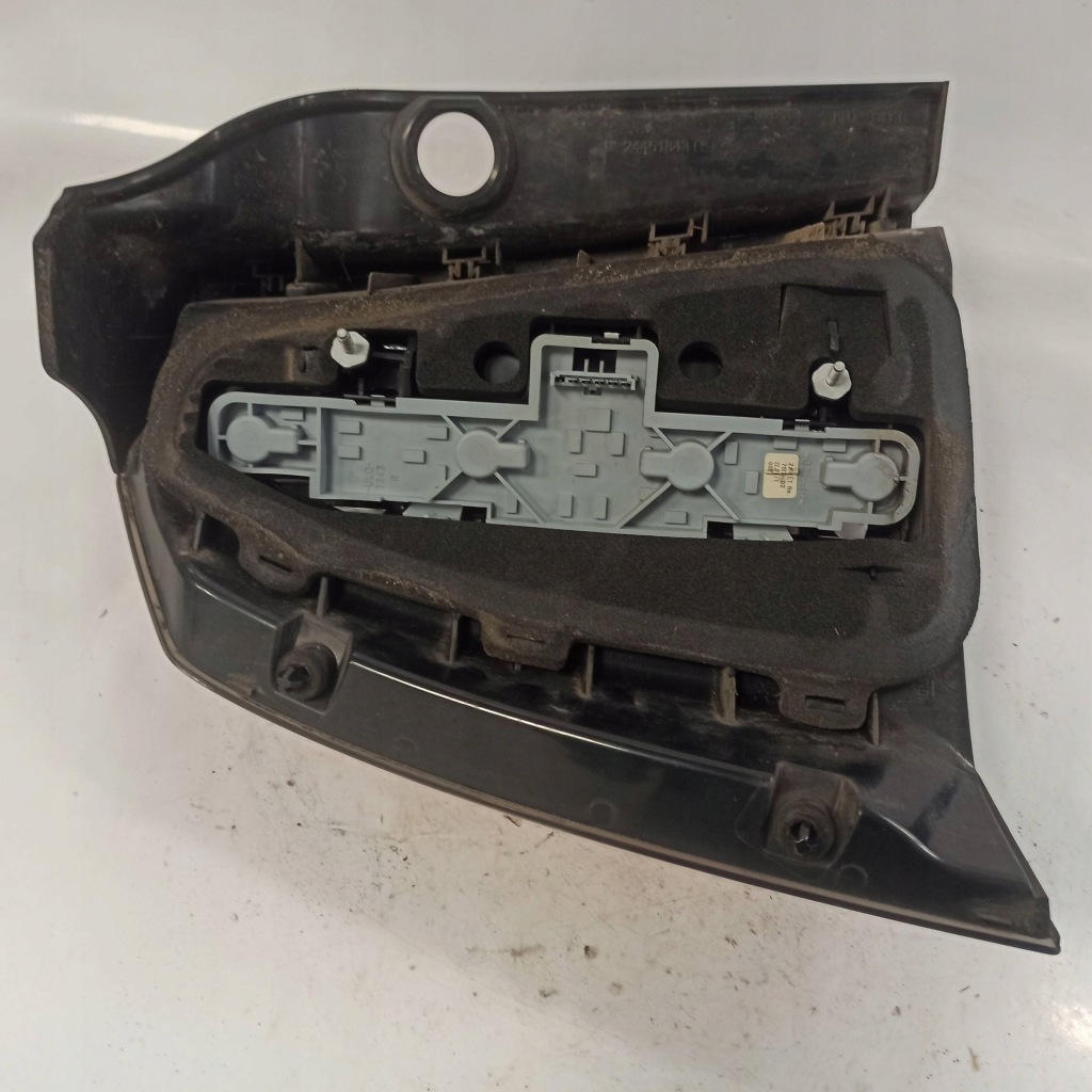 Opel zafira b фара правая  задний оригинал 24451843 в Украине