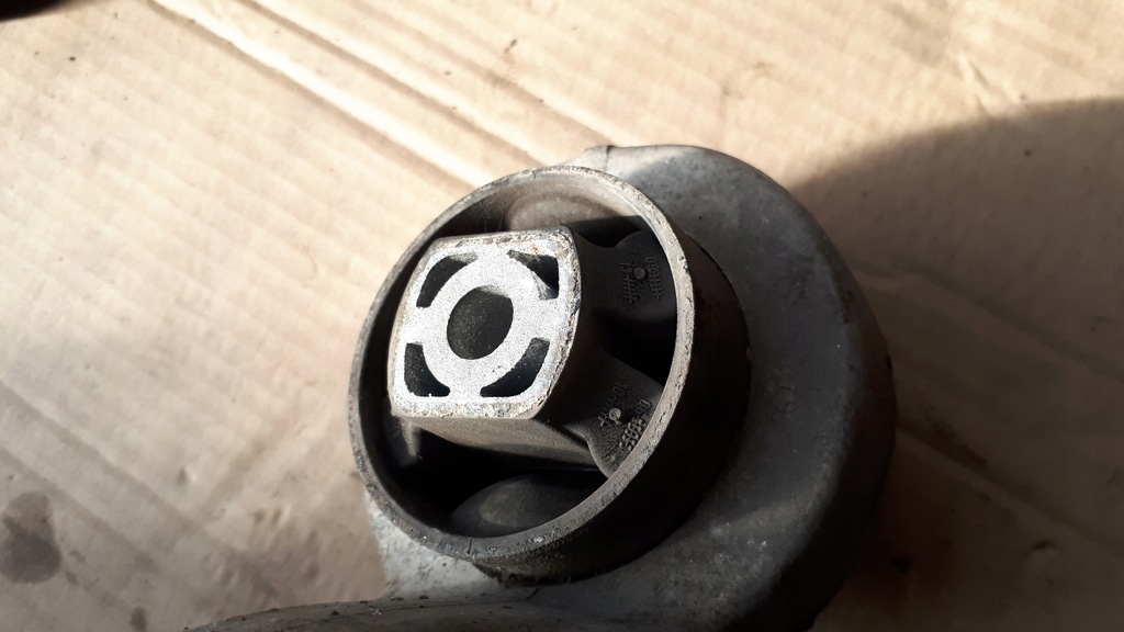 фото №12, A4 b8 рычаг правый нижний 8k0407696f a5 q5 s4 s5