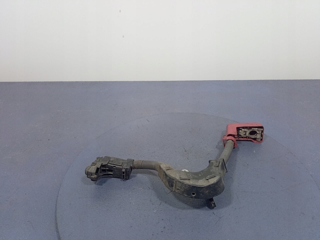 фото №3, Toyota auris ii e18 клемма плюсовая 28181-33010