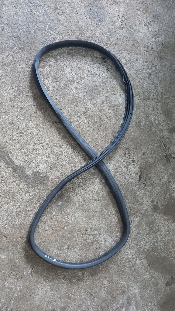 фото №1, Прокладка дверь левый перед volvo v40