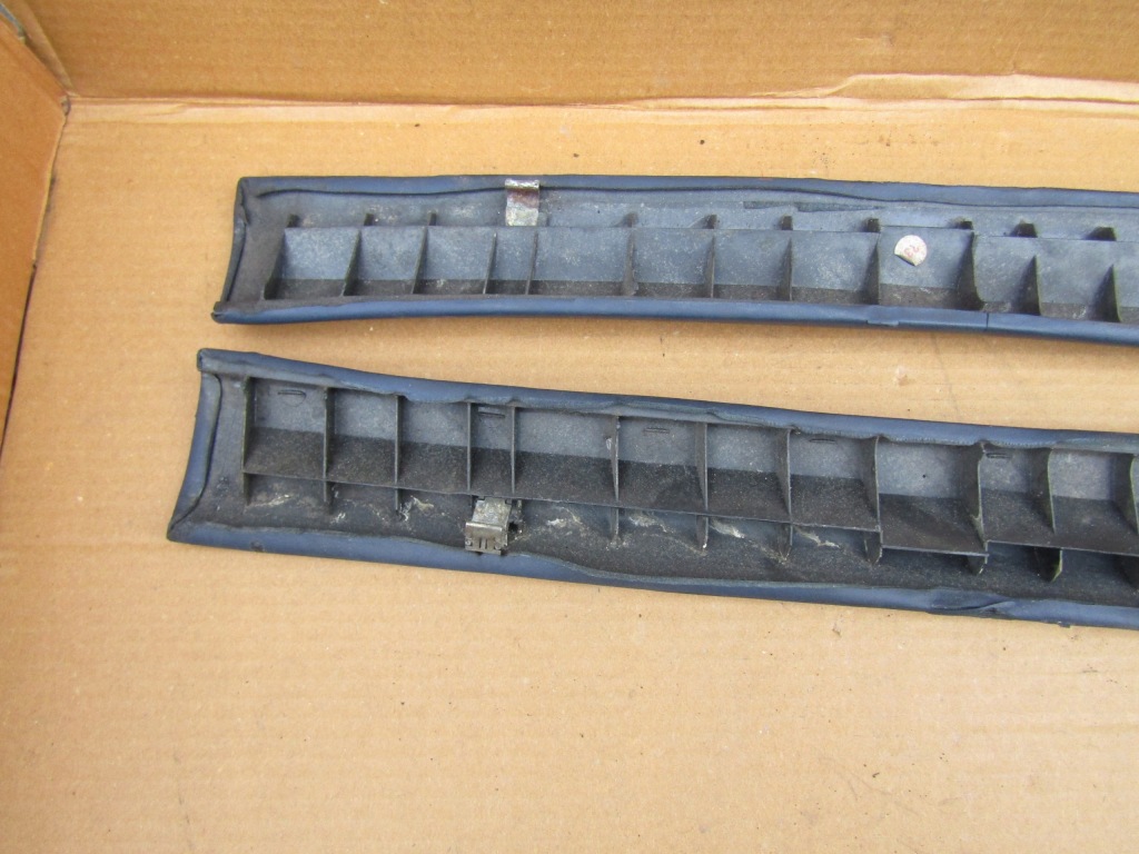 40 mercedes w124 niebieska оббивка накладка стійка a комплект  ліва права Ціна