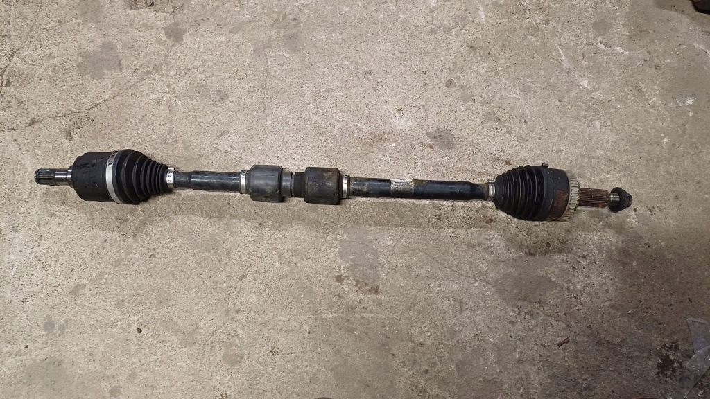 фото №1, Hyundai ix35 1.7 crdi привідний вал права 495012y930