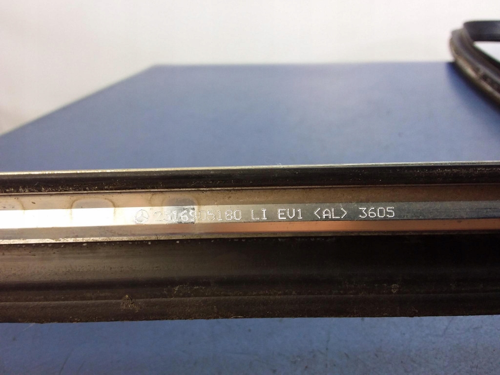 R-klasa w251 стекло кузовная задняя левая откидная с Разборки