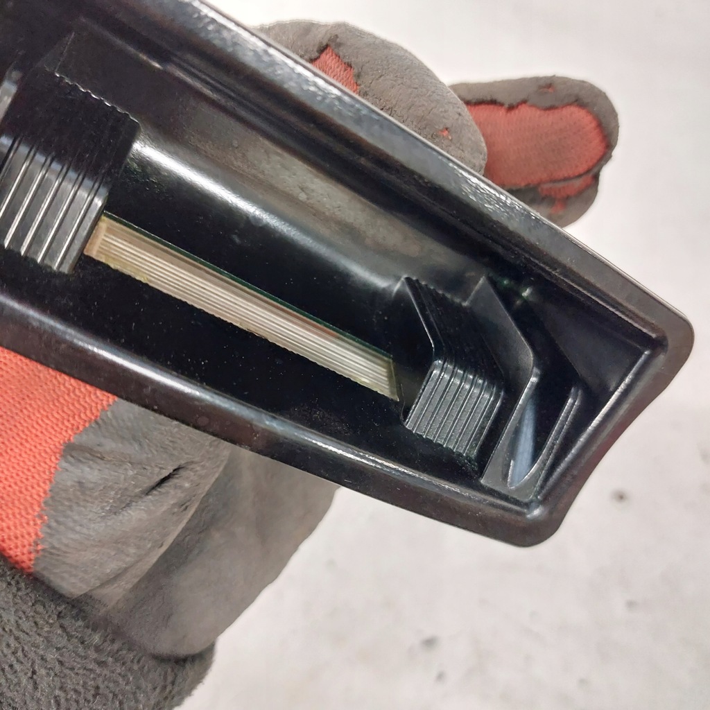 фото №8, Audi a3 8l lift вкладиш попільнички попільничка 8p0857575