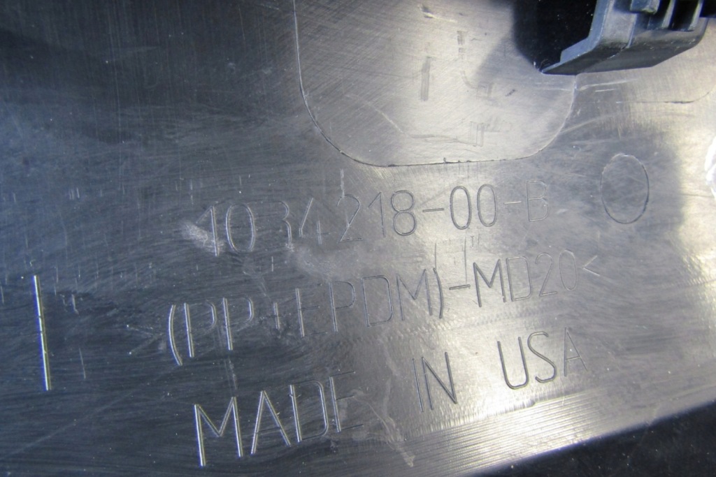 Молдинг порог левая tesla x 1034218-00-b порог Киев