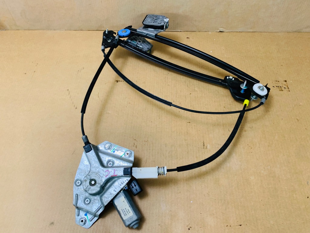 фото №1, Dodge challenger 2015- підйомник скло правий лівий двері 04816167adc