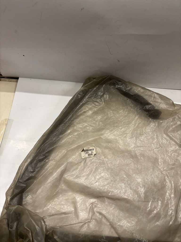 фото №1, Peugeot 405 труба жидкость охлаждающий 135151