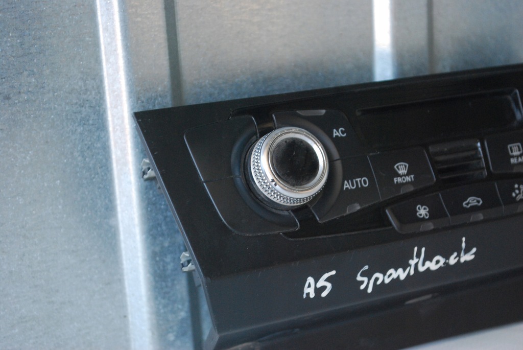 фото №5, Панель кондиционера audi a5 uk 8k2820043ah