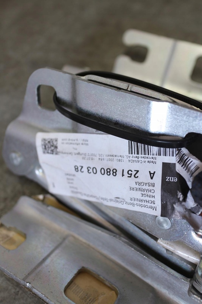 фото №2, Петли петля капот левый правый mercedes r-klasa w251