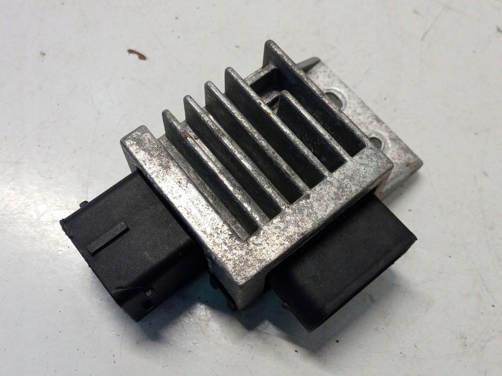 Купити Реле свічка розжарювання renault master iii iv 271203982r