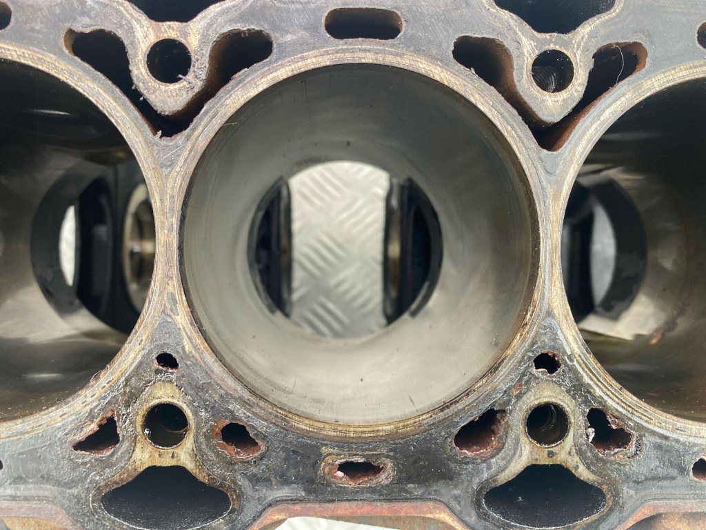 Блок двигателя opel corsa d 1.2 24450960 z12xer Недорого