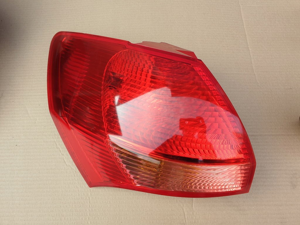 фото №1, Лампа задняя левая крышка багажника kia venga 2009- 92401-1p000