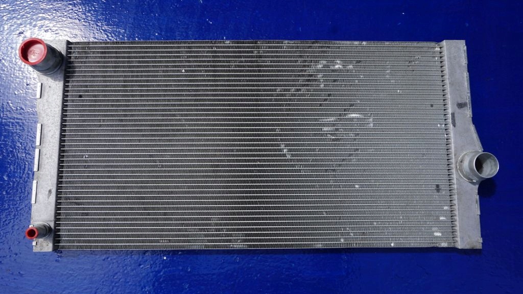 фото №1, Bmw 5 7 f10 f11 f01 - радиатор воды