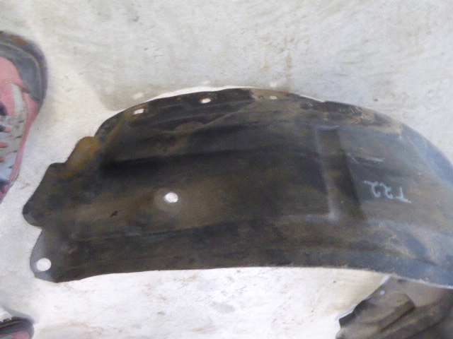 фото №2, Toyota avensis t22 подкрылок перед левая