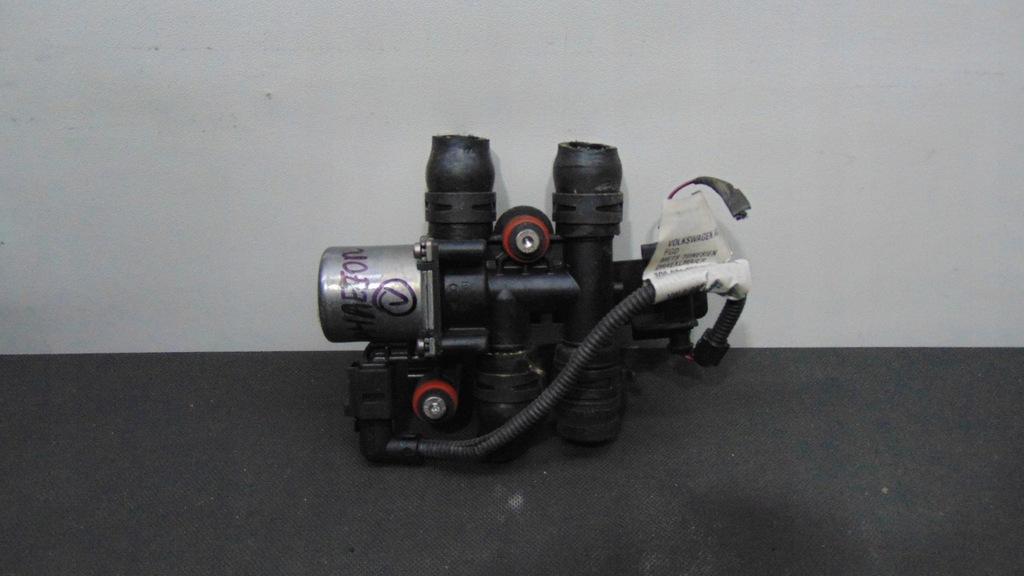 фото №1, Volkswagen оригинальный номер 3d0971037