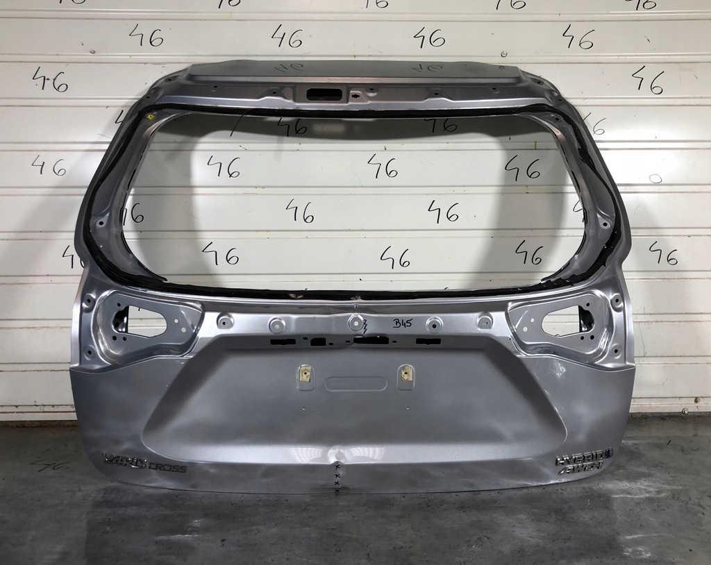 фото №1, Toyota yaris cross 21- крышка багажника задняя багажника