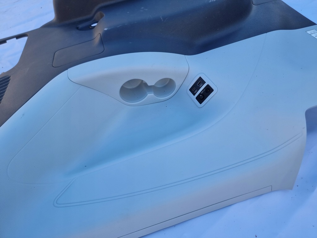 фото №7, Toyota sienna 2.5 hybrid xse limited обшивка багажника правый задняя 2021-