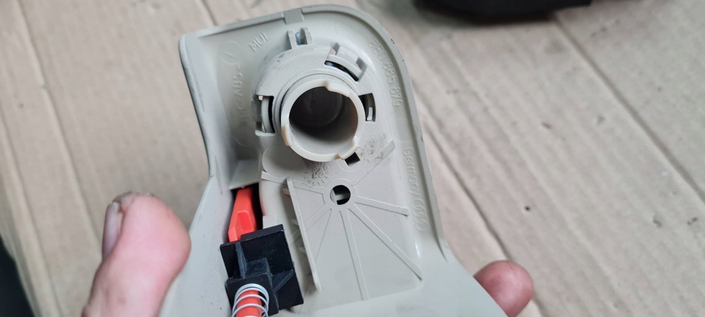 A6 c6 рестайлінг  замок лівий сидіння лівий задній задній спинка 8e0885879 a4 b6 b7 Ціна