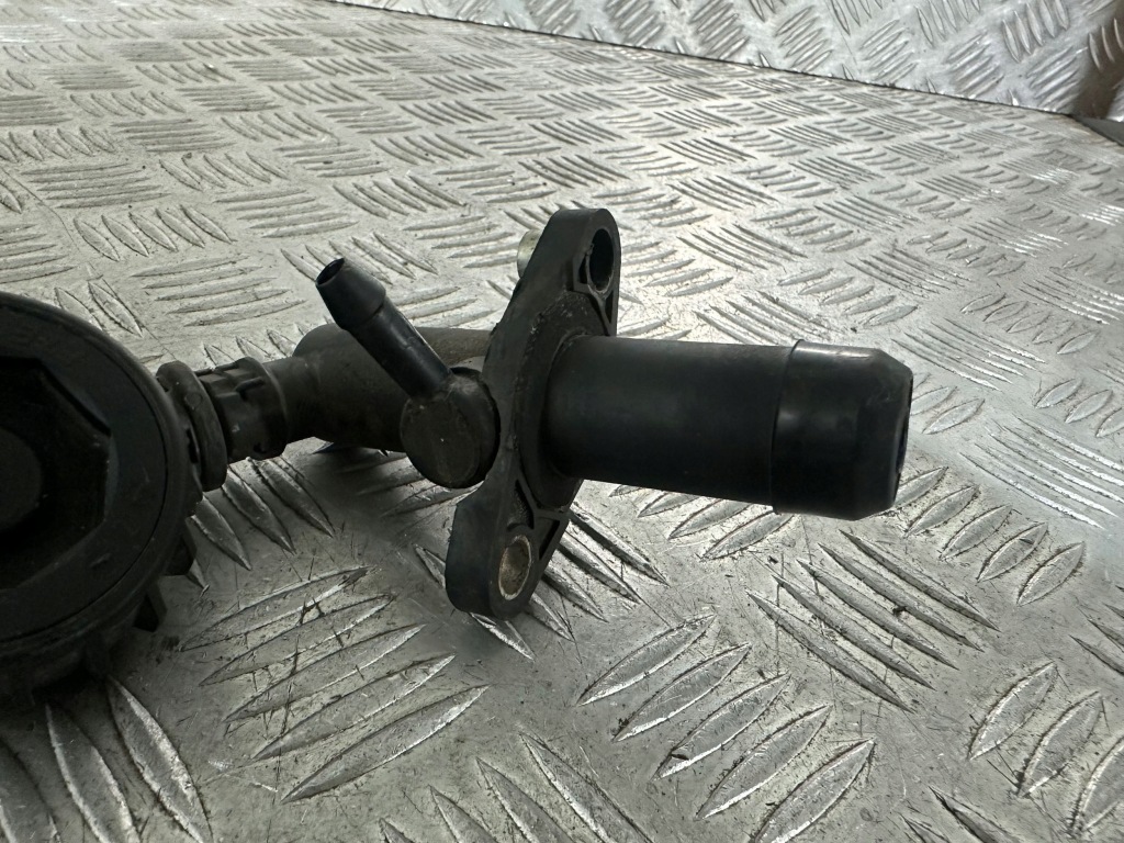 Lancia delta iii 1.6 jtd шланг трубка цилиндр сцепления fm277001 Оригинал