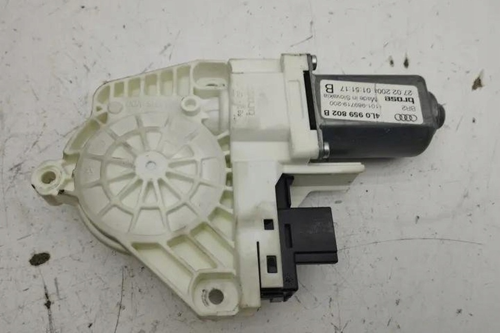 фото №7, Моторчик стекло передних правых дверь audi q7 4l 4l0959802b 3.0l дизель