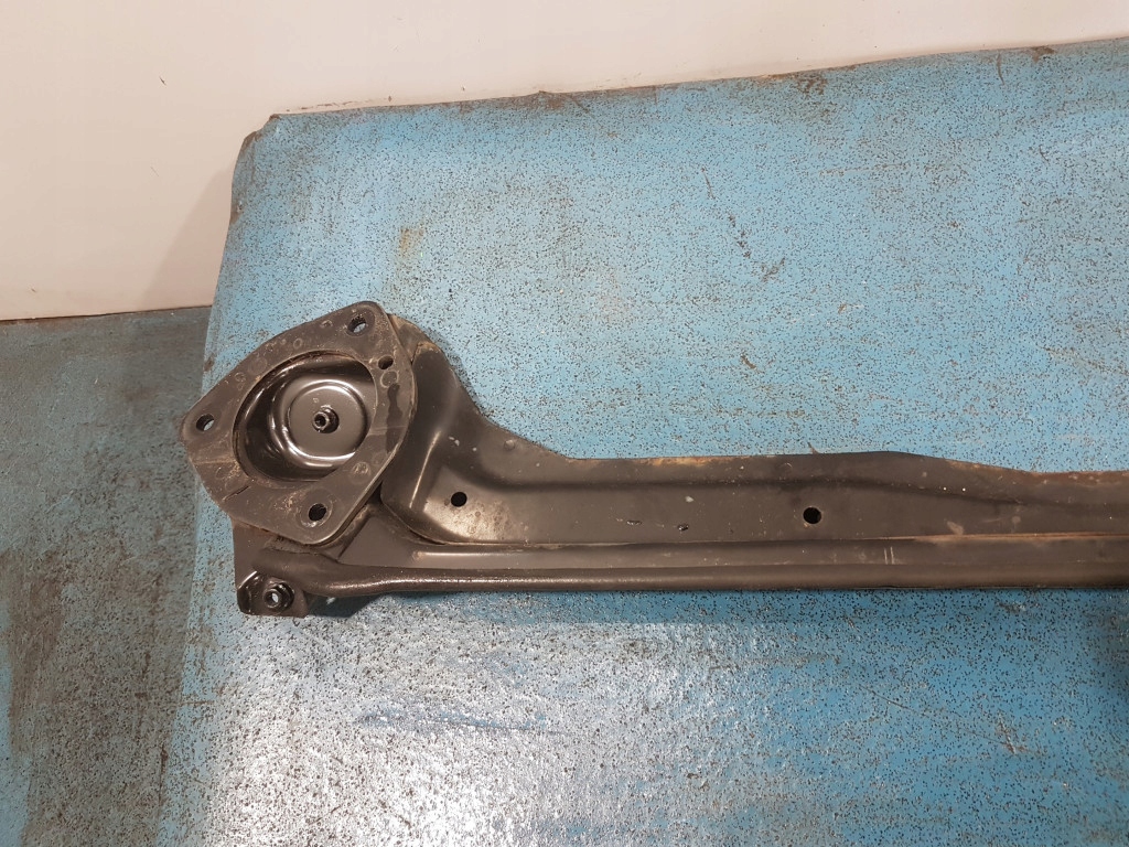 фото №6, Ford focus mk3 lift распорка чашка av6116h004ac