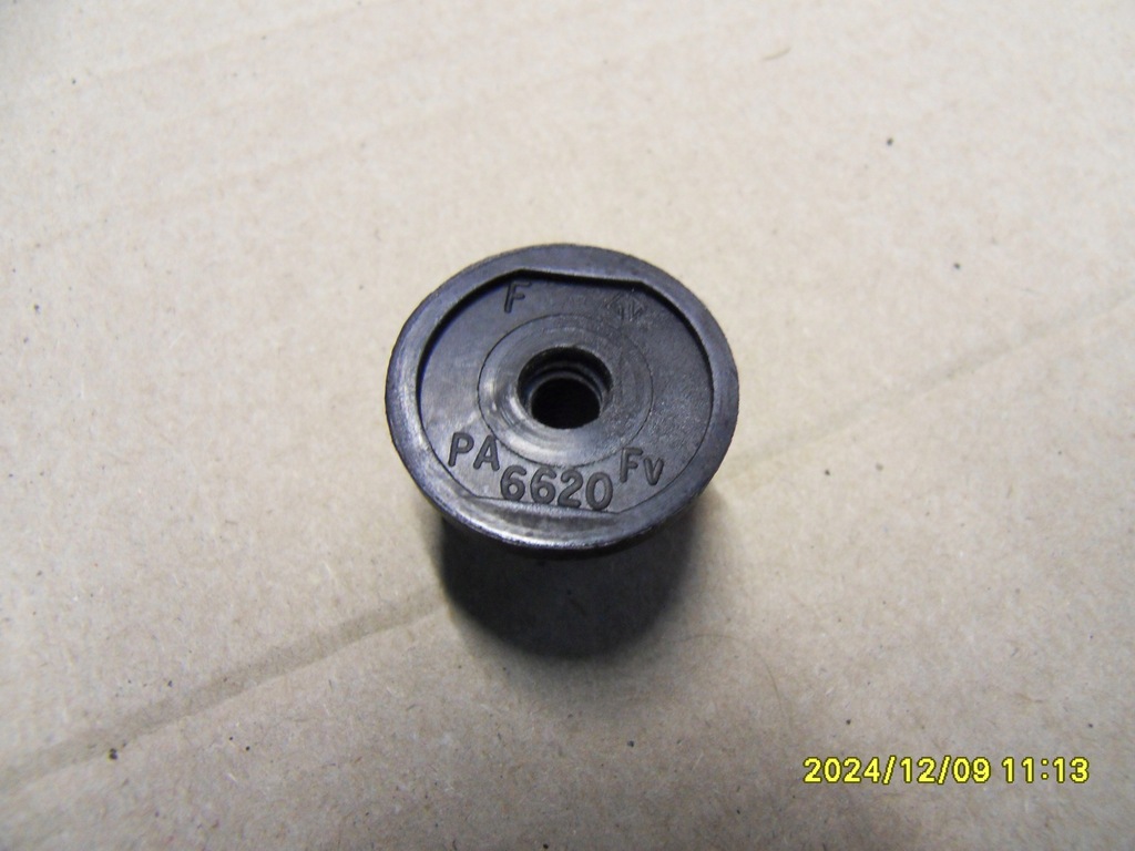 фото №15, Peugeot гайка кронштейн лампи задня 6620