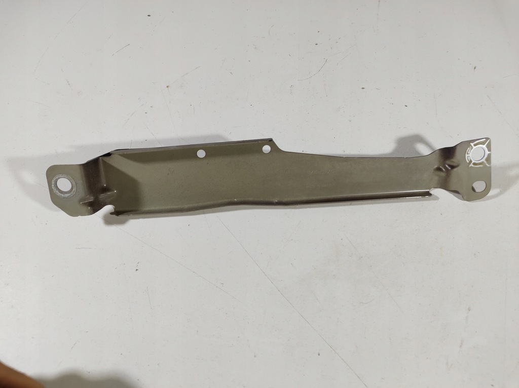 фото №11, Volvo v60 18r- кронштейн крыла левый 31468233