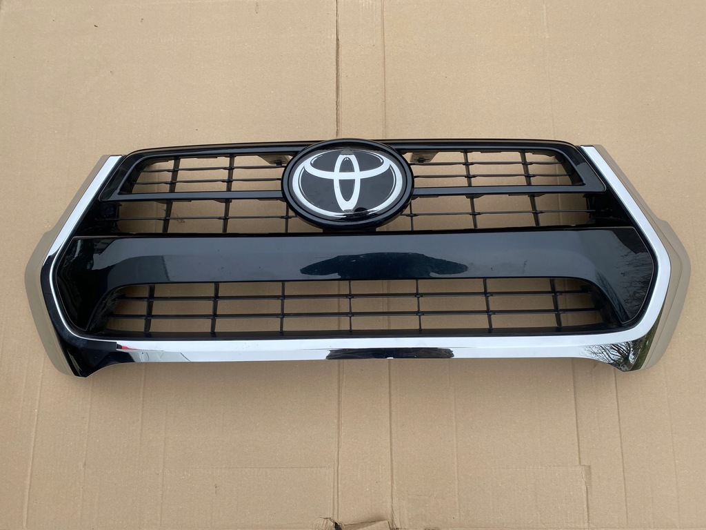 фото №1, Решётка радиатора toyota hilux pod радар