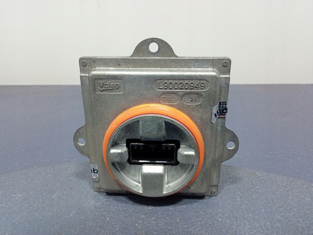 фото №1, Maserati levante перетворювач модуль лампи led l90020949