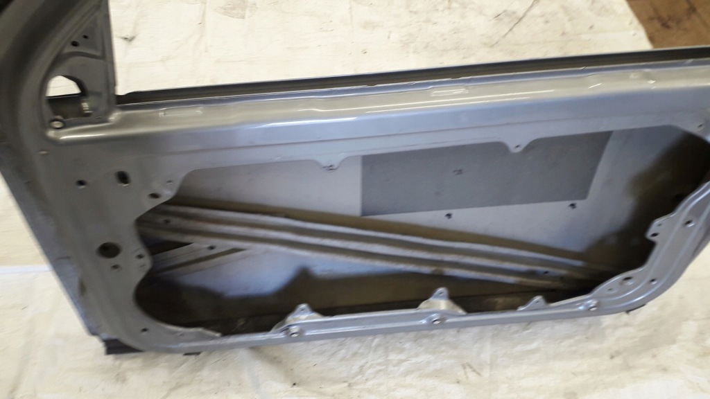 Купить Дверь правое  передок  vw golf iv цвет ld7v ld7u
