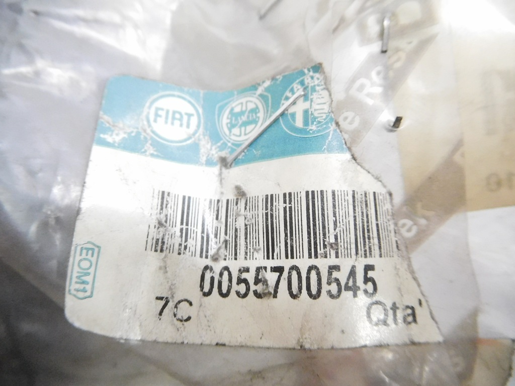 фото №7, Гумовий елемент радіатора нижня fiat grande punto оригінальний номер 55700545