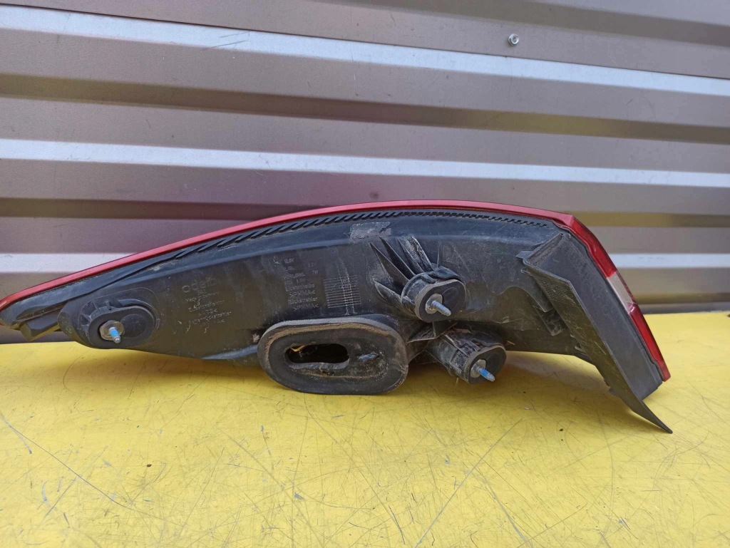 Mercedes w207 лампа задний  правая кабриолет  po zalaniu a2079060258 Недорого