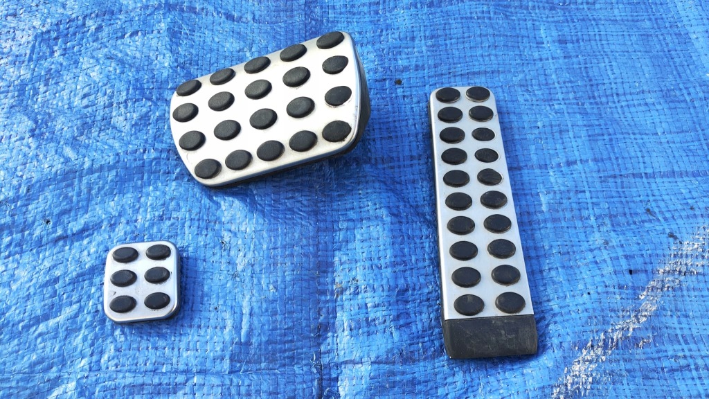 Купить Накладки на педали amg комплект оригинальные mercedes sl r230 w230