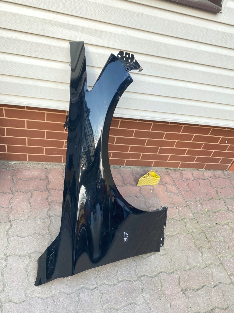 Купити Infiniti q50 крило передній правий