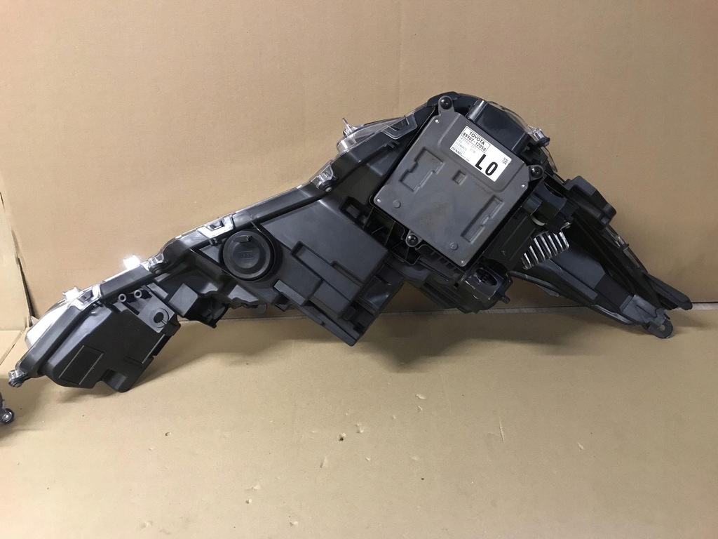 фото №8, Toyota corolla xii e21 комплект лампа перед