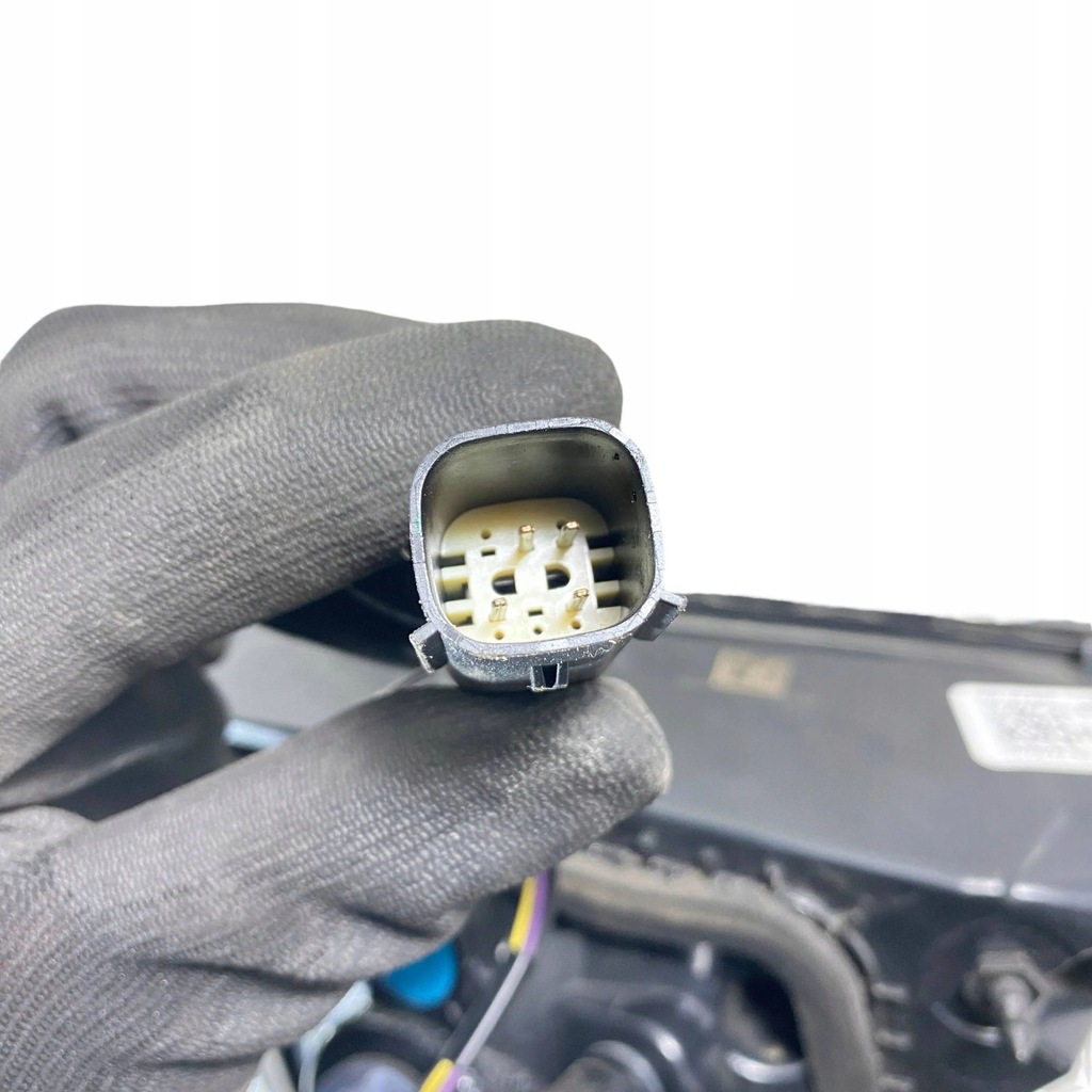 фото №8, Ford escape iv 2022 права сторона лампи задній кришки багажника