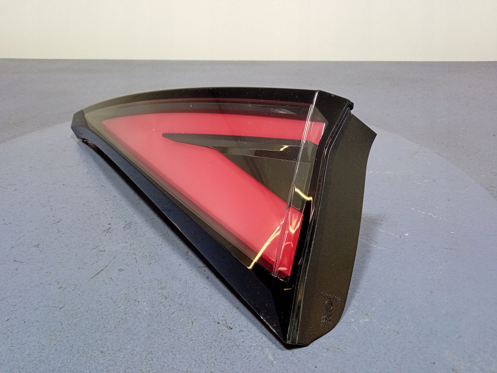 фото №2, Kia sportage v лампа задняя правая задняя внутренняя 92404r2000