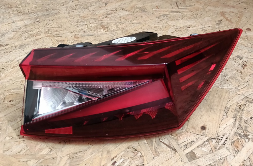 фото №1, Skoda enyaq iv лампа задняя задняя правая led