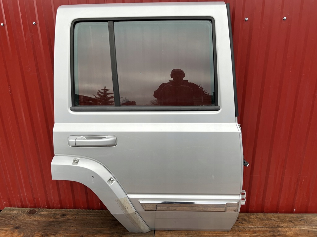 фото №1, Jeep commander двері prwy задня ps2 оригінал цілий