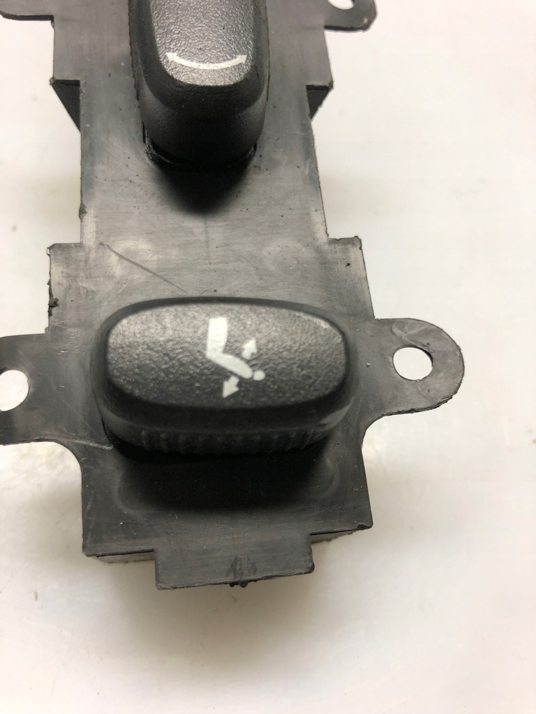 фото №2, Кнопка do регулювання сидінь lexus