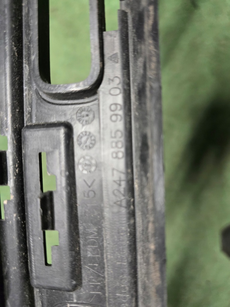 фото №6, Решётка средняя бампера перед mercedes gla w247 x247