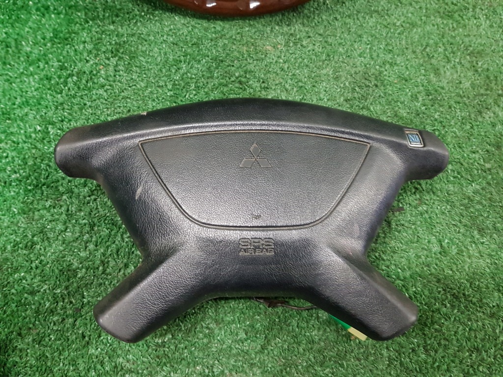 Кермо  mitsubishi carisma Доставка