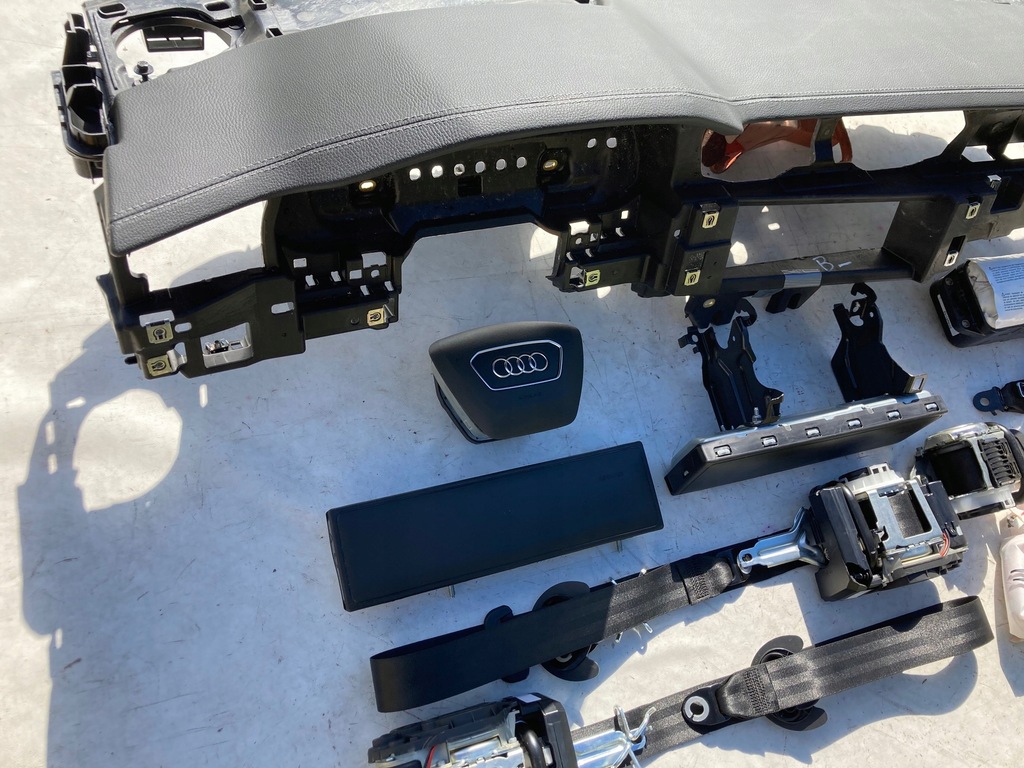 фото №5, Audi a7 4k приборная панель приборная панель консоль подушки безопасности ремни