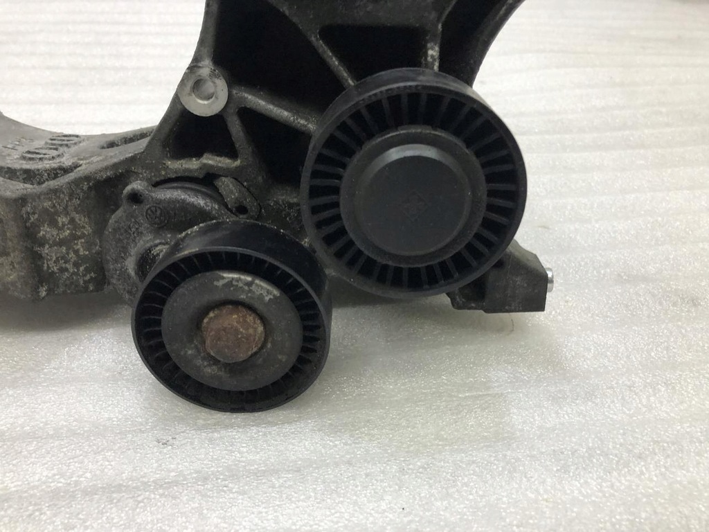 фото №6, Кронштейн основа генератора audi a5 8t 03l903143h