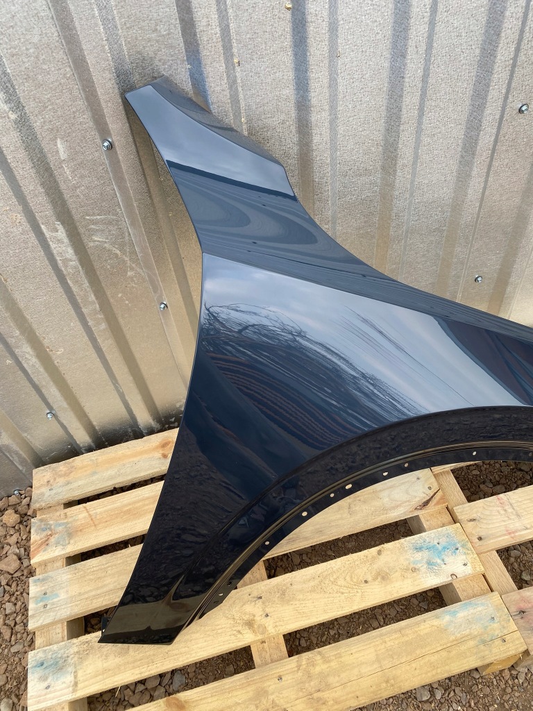 Крило правий передній aluminiowy volvo xc90 2 2 09.14- лак 723 wgniotu Недорого