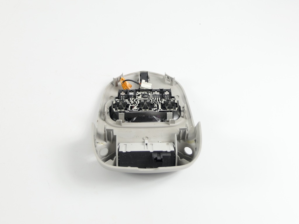 Лампа обшивки стелі дах peugeot 3008 1 09-16r. crossover Зі Шроту