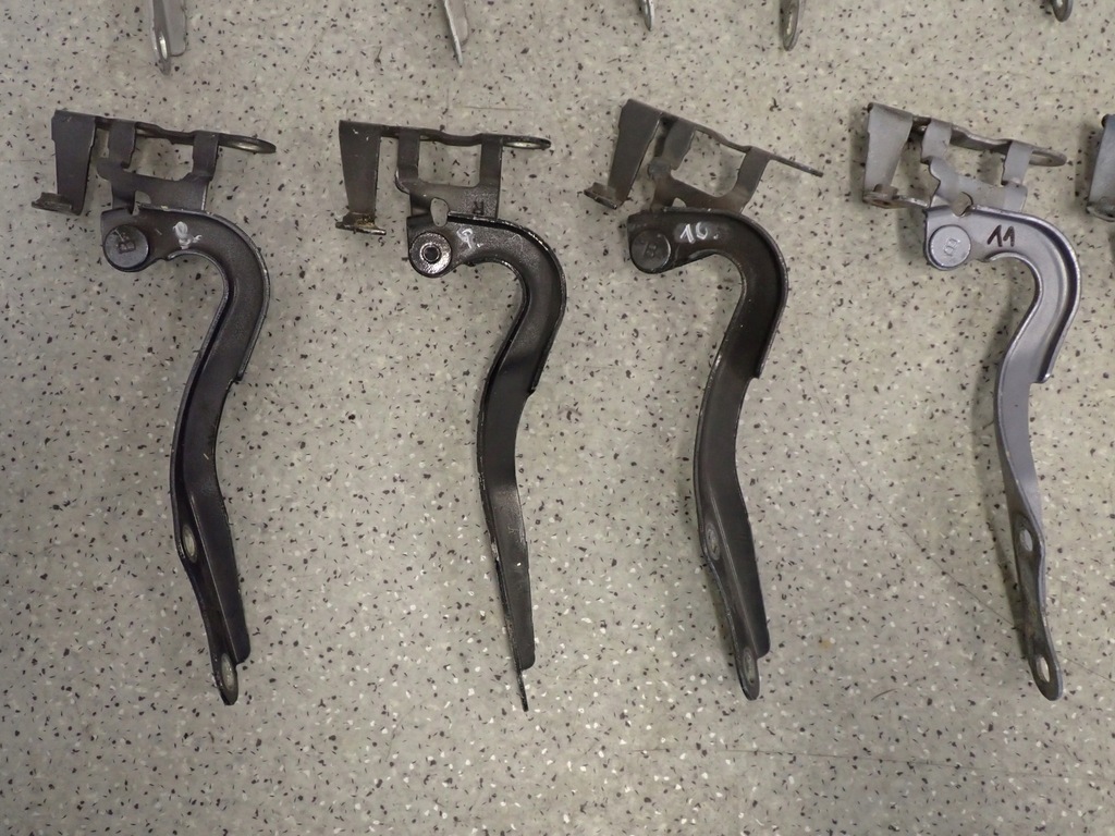 фото №4, Toyota yaris ii 06-09 петля капот правий