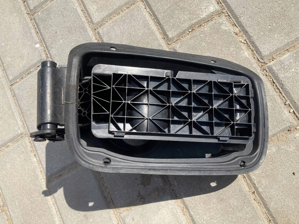 фото №2, Bmw 5 f10 f11 кришка заливної пального 7204365